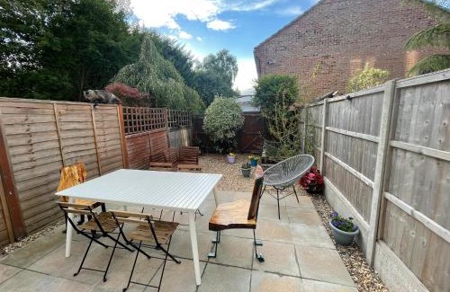 Bournemouth House | Beautiful Town House with Private Garden and Patio