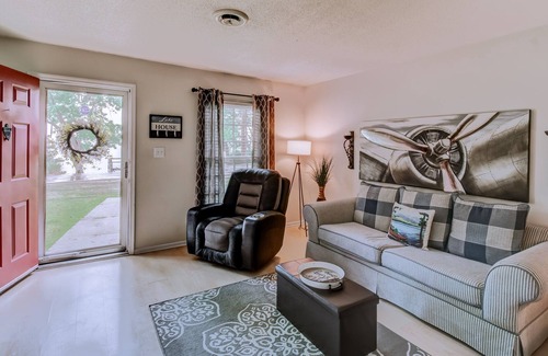 Lake Waccamaw House | Beautiful Townhome, Steps from the Lake