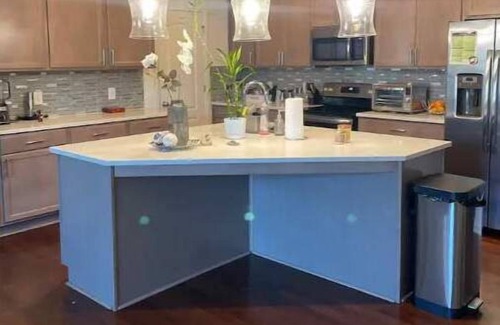 Fairburn House | Beautiful townhome near airport