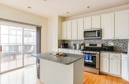 Lowes Island House | Beautiful Townhome