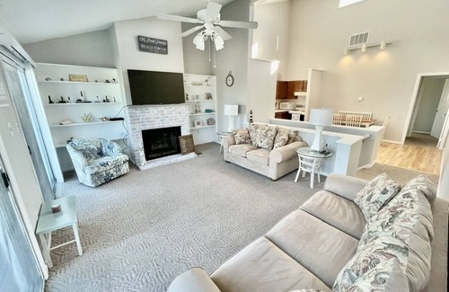 Townsend's Inlet House | Beautiful Townhouse with views of the Bay!