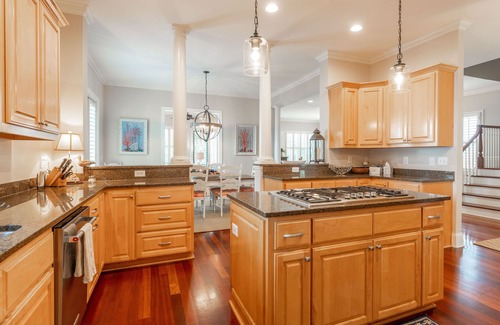 Charleston County House | Beautiful Traditional Home with Private Pool! 5 BR 4 BA