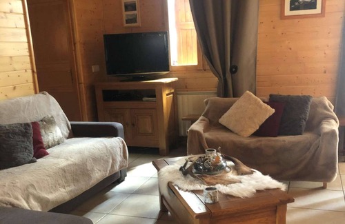 Reallon Ski Chalet | Beautiful traditional chalet sleeps 12 in the heart of Réallon resort