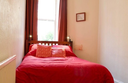 Merchiston Apartment | Beautiful Traditional 3 Bedroom Apartment in Edinburgh