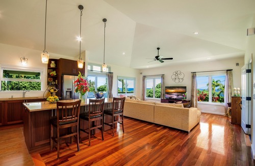 Pepeekeo House | BEAUTIFUL TROPICAL STYLE CUSTOM HOME WITH POOL