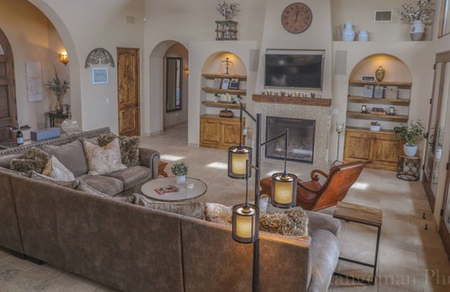 San Miguel House | Beautiful Tuscan Vineyard Estate
