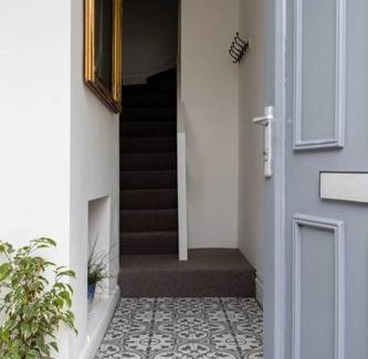 Mumbles House | Beautiful Two Bed Mumbles Flat - with parking space
