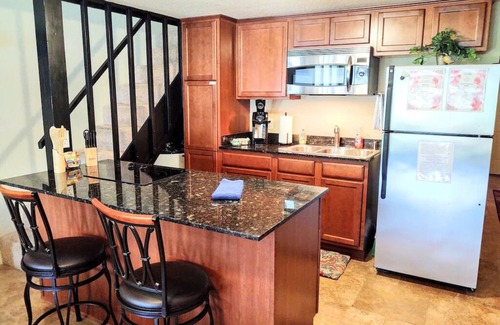 Mid America Condo | Beautiful Two Bedroom Condo Right At The Water's Edge