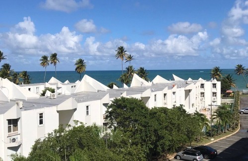 Herreras Condo | Beautiful two bedroom Beach Paradise Apartment