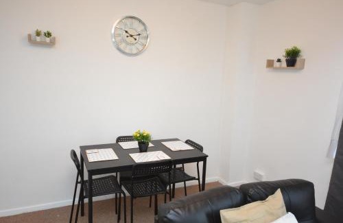 Brixton Hill Apartment | Beautiful Two Bedroom Flat in Brixton London