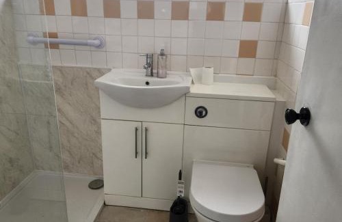 Stevenage Apartment | Beautiful two Bedroom house Entire house
