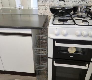 Stevenage Apartment | Beautiful two Bedroom house Entire house