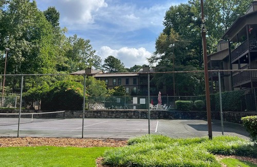 Tucker House | Beautiful two bedroom Townhouse near Emory