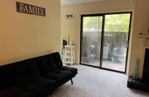 Tucker House | Beautiful two bedroom Townhouse near Emory