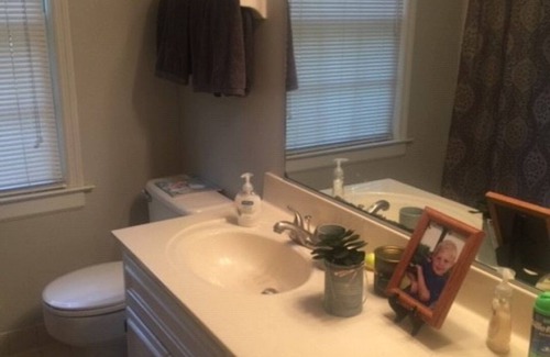 Evans Bed & Breakfast | Beautiful two story classic home!