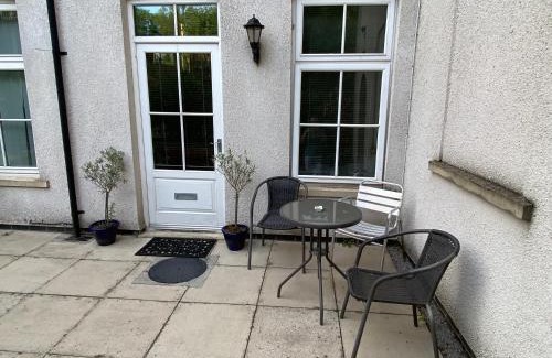 Macclesfield Apartment | Beautiful & unique riverside town centre apartment