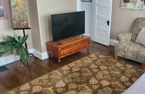 Roselawn Finance Apartment | Beautiful unit in college hill cincinnati
