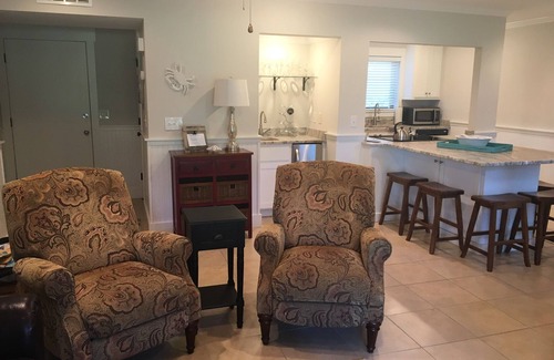 Seabrook Island Villa | Beautiful updated 2 bed 2 bath Close to beach! Lakehouse pools and gym included