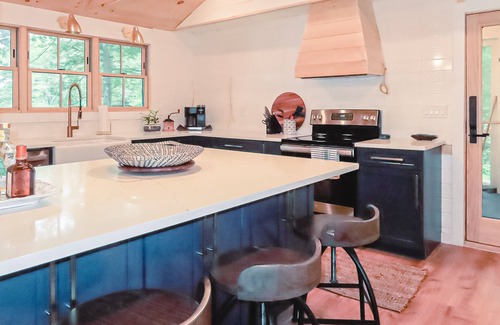 Moultonborough Cottage | Beautiful updated lakefront home with a washer/dryer, grill & dog-friendly