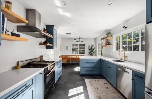 Reseda House | Beautiful Updated 3BR House With King Size Bed, Pool, Spa, FirePit, & EV Charger