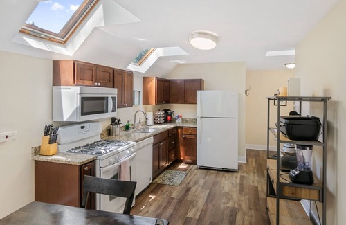 Libertyville House | Beautiful updated 5 bedroom house Near Naval Base!