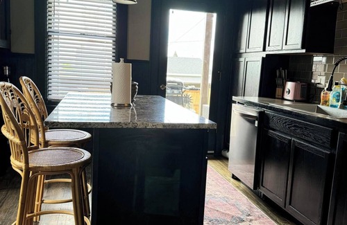 Butte House | Beautiful Uptown Victorian, Perfect for a Getaway