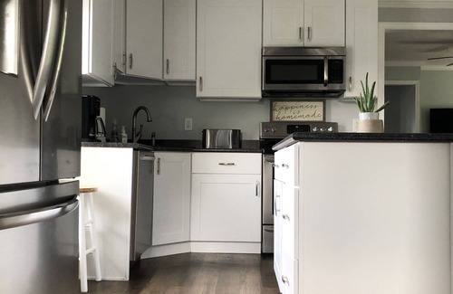 Manchester Apartment | Beautiful Urban Oasis Close to Downtown Manchester