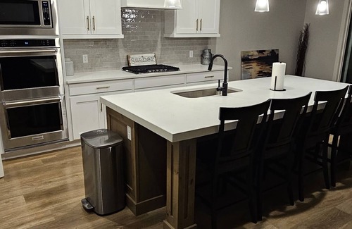 Vineyard House | Beautiful Utah Lake Home - Ready for YOUR group!