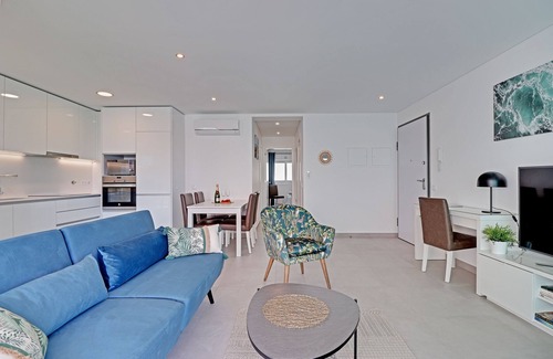 Calicos Condo | Beautiful View! 2 bdr/2 bthr, beach100m and 300m Old Town, pool, garage, aircon