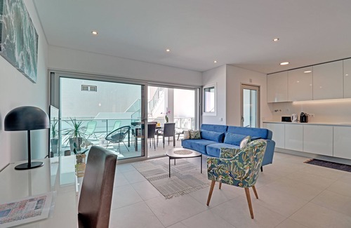 Calicos Condo | Beautiful View! 2 bdr/2 bthr, beach100m and 300m Old Town, pool, garage, aircon