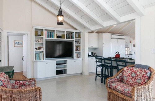Carpinteria House | Beautiful Vacation Home overlooking Rincon Beach!