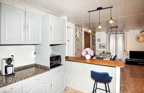Prades House | Beautiful vacation home in Prades will be your starting point for exploring the region.