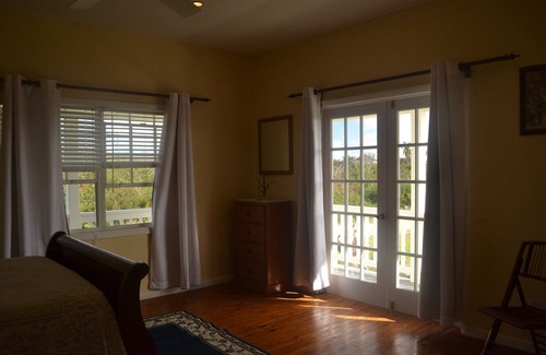 Clarence Town Cottage | Beautiful verandah style house just one minute from the ocean,