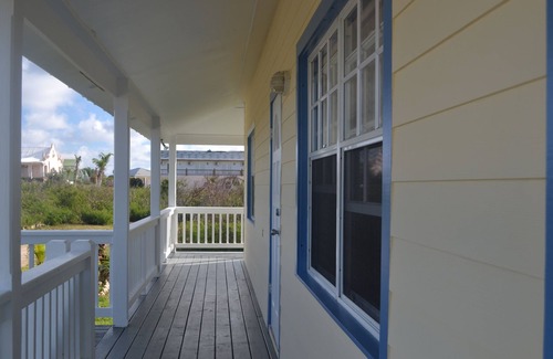 Clarence Town Cottage | Beautiful verandah style house just one minute from the ocean,