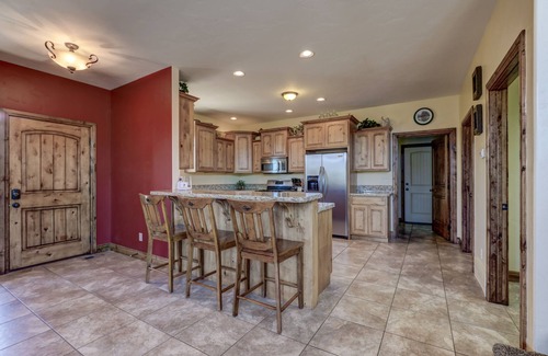 Zion National Park East Entrance Cabin | Beautiful very clean privately owned home. Next to Zion Ponderosa Resort.