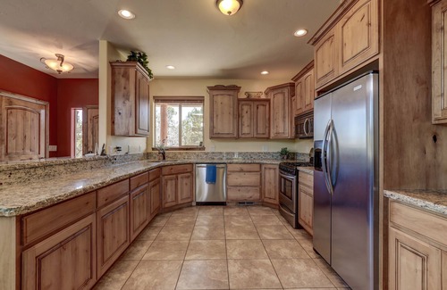 Zion National Park East Entrance Cabin | Beautiful very clean privately owned home. Next to Zion Ponderosa Resort.