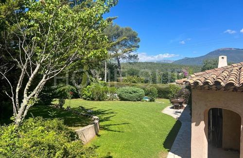Les Maillans Villa | Beautiful villa with pool in secured domain
