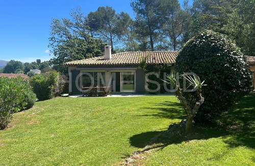 Les Maillans Villa | Beautiful villa with pool in secured domain