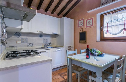 Monteroni d'Arbia House | Beautiful villa with WIFI, pool, A/C, TV, patio, pets allowed, panoramic view and parking