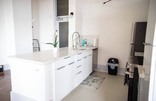 Downtown Apartment | Beautiful Vibrant Chic DOWNTOWN LA Loft