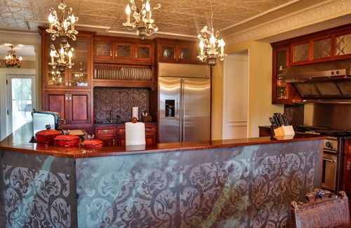 Williamson House | Beautiful Victorian Lake Front Estate