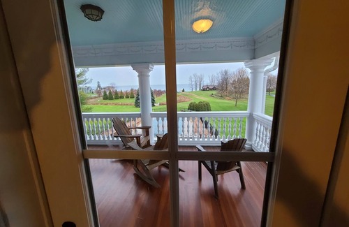 Williamson House | Beautiful Victorian Lake Front Estate