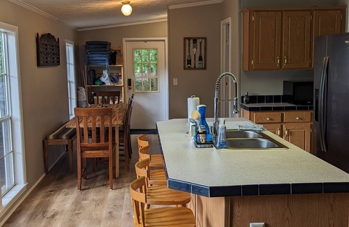 Milledgeville House | Beautiful view, great location - Dock and Fire Pit - 3BR/2BA, Ideal for Families