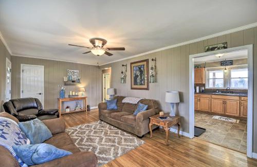 Sparta House | Beautiful Views and Gas Grill Sparta Getaway!