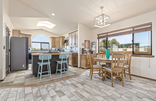 Atascadero House | Beautiful Views and Relaxation