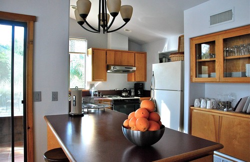 Three Rivers Cottage | Beautiful Views. Fully Furnished Cabin. Locally owned