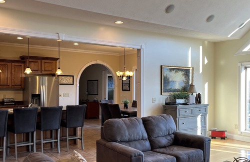 Albany House | Beautiful Views of Dale Hollow Lake, 5 bedroom, sleeps 15