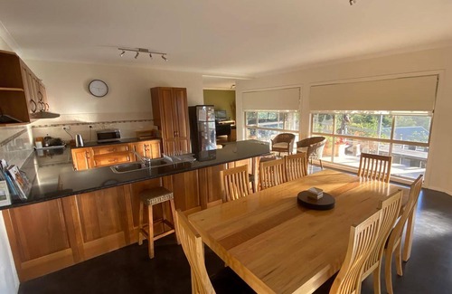 Armidale House | Beautiful views over Armidale
