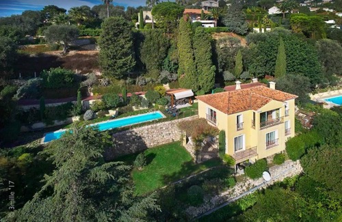 Beaulieu-sur-Mer Villa | Beautiful Villa overlooking the bay with heated pool & A/C short walk to the Sea