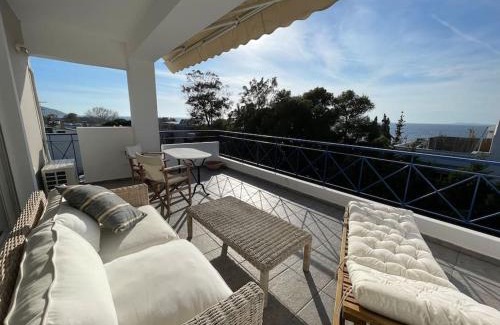 Saronida House | Beautiful villa 100m from the sea